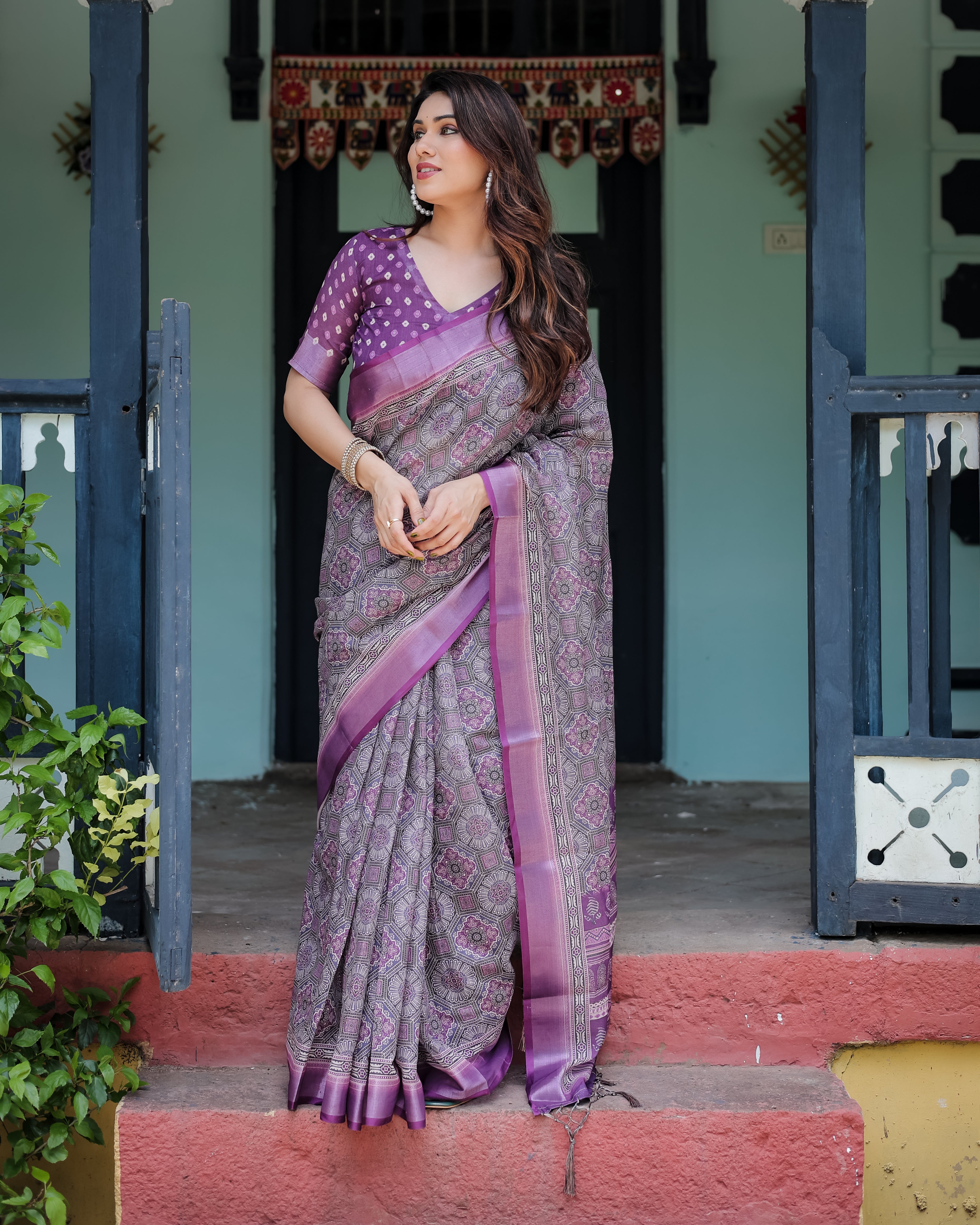 Elegant Lavender Purple Woven Linen Cotton Saree with Contrast Border | GG-723