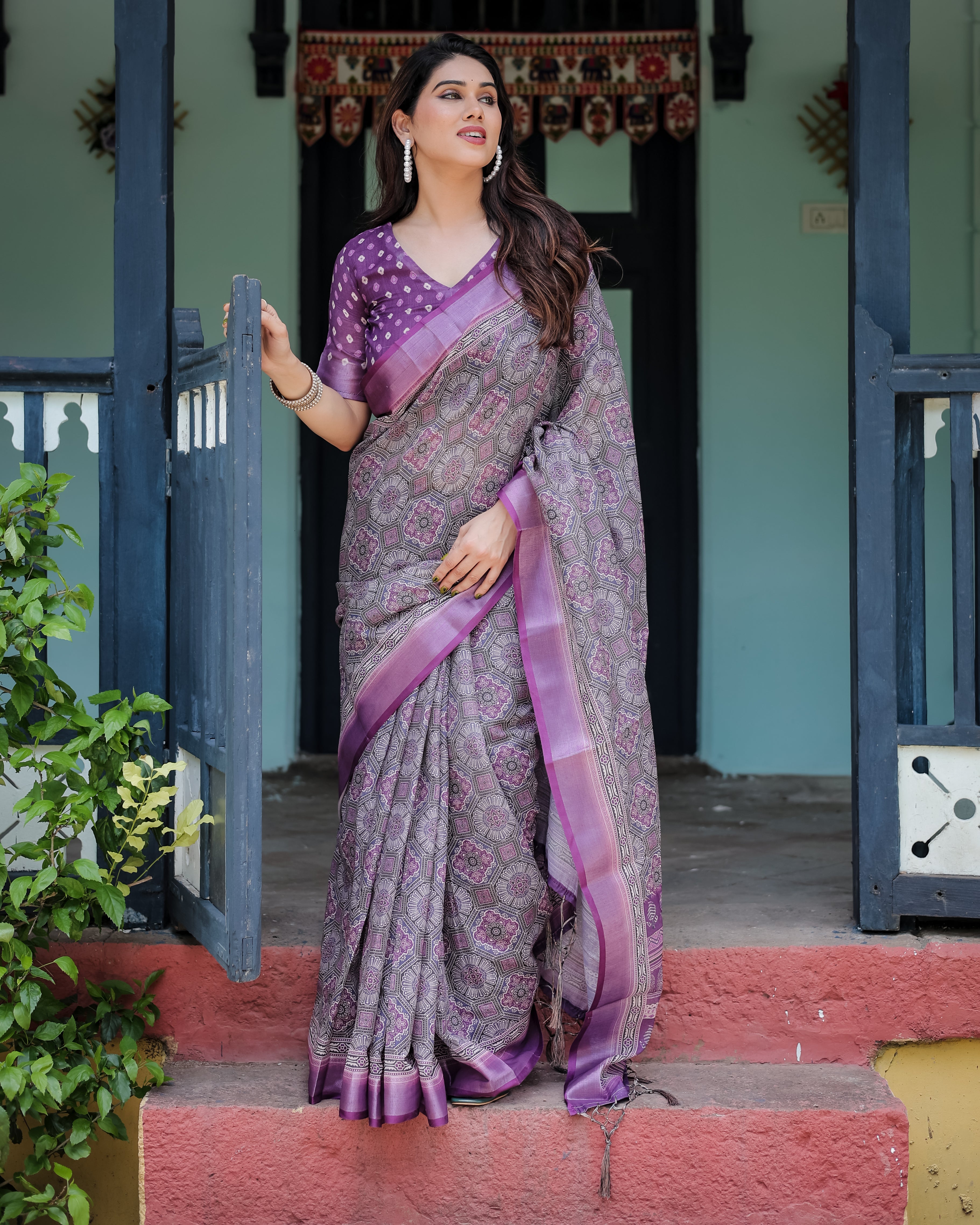 Elegant Lavender Purple Woven Linen Cotton Saree with Contrast Border | GG-723